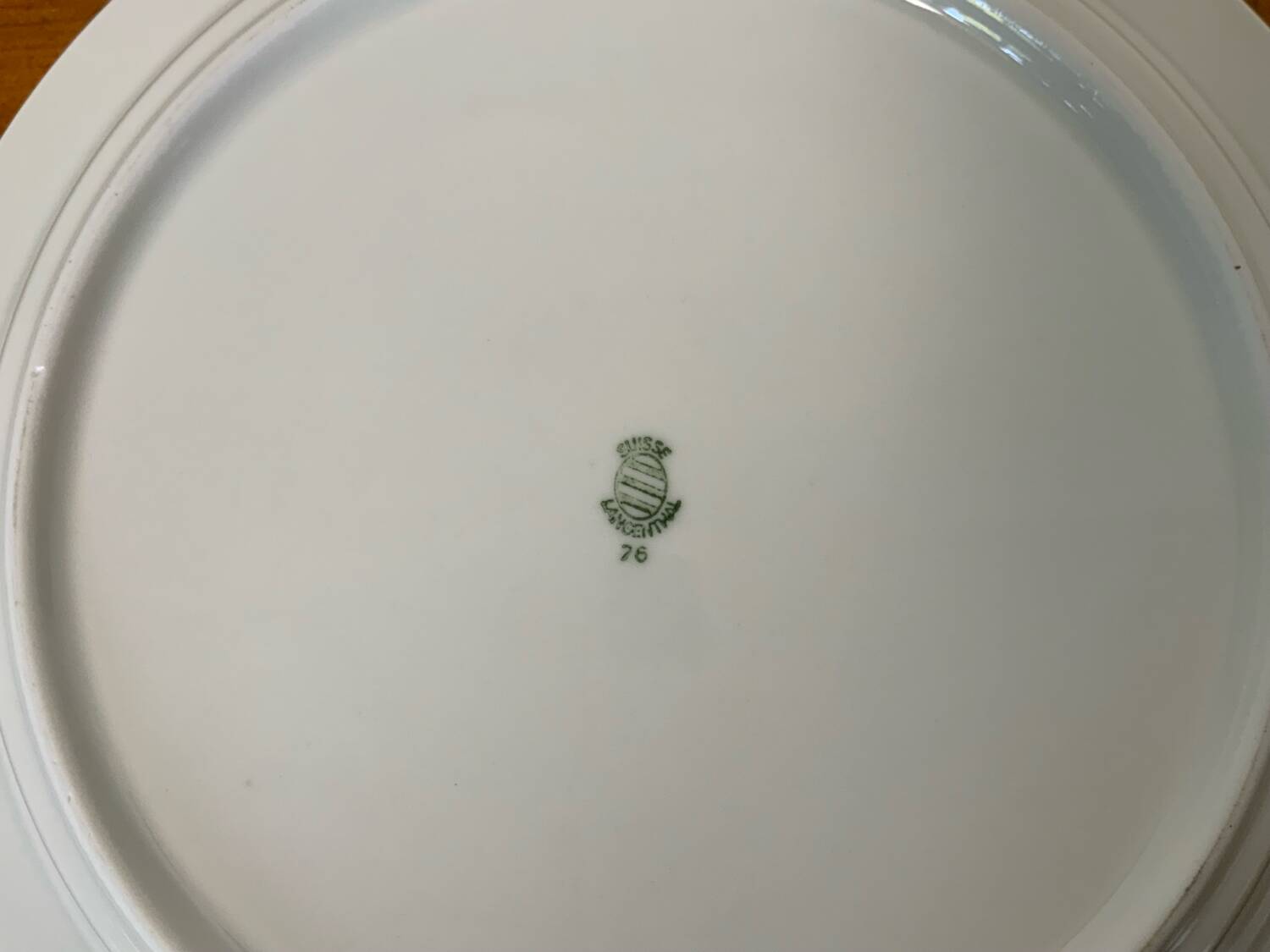 White and silver plates