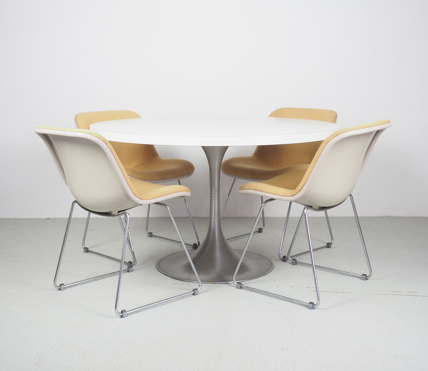 Set of 4 Houtoku for Artifort Spirit dining chairs, Japan 1970