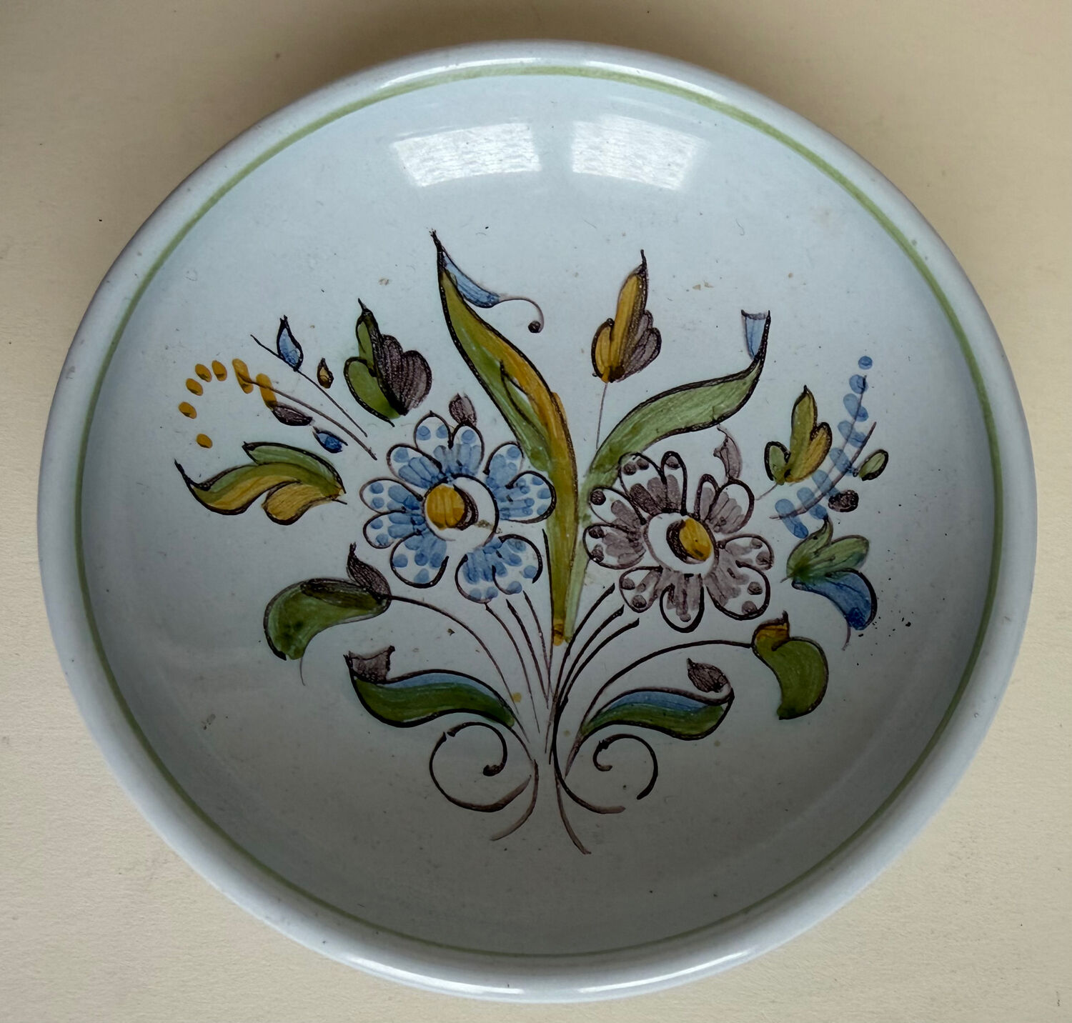 Bowl or catch-all in Montagnon