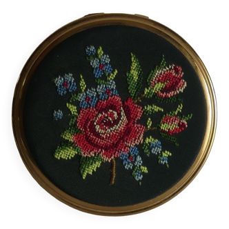 Embroidered powder tray