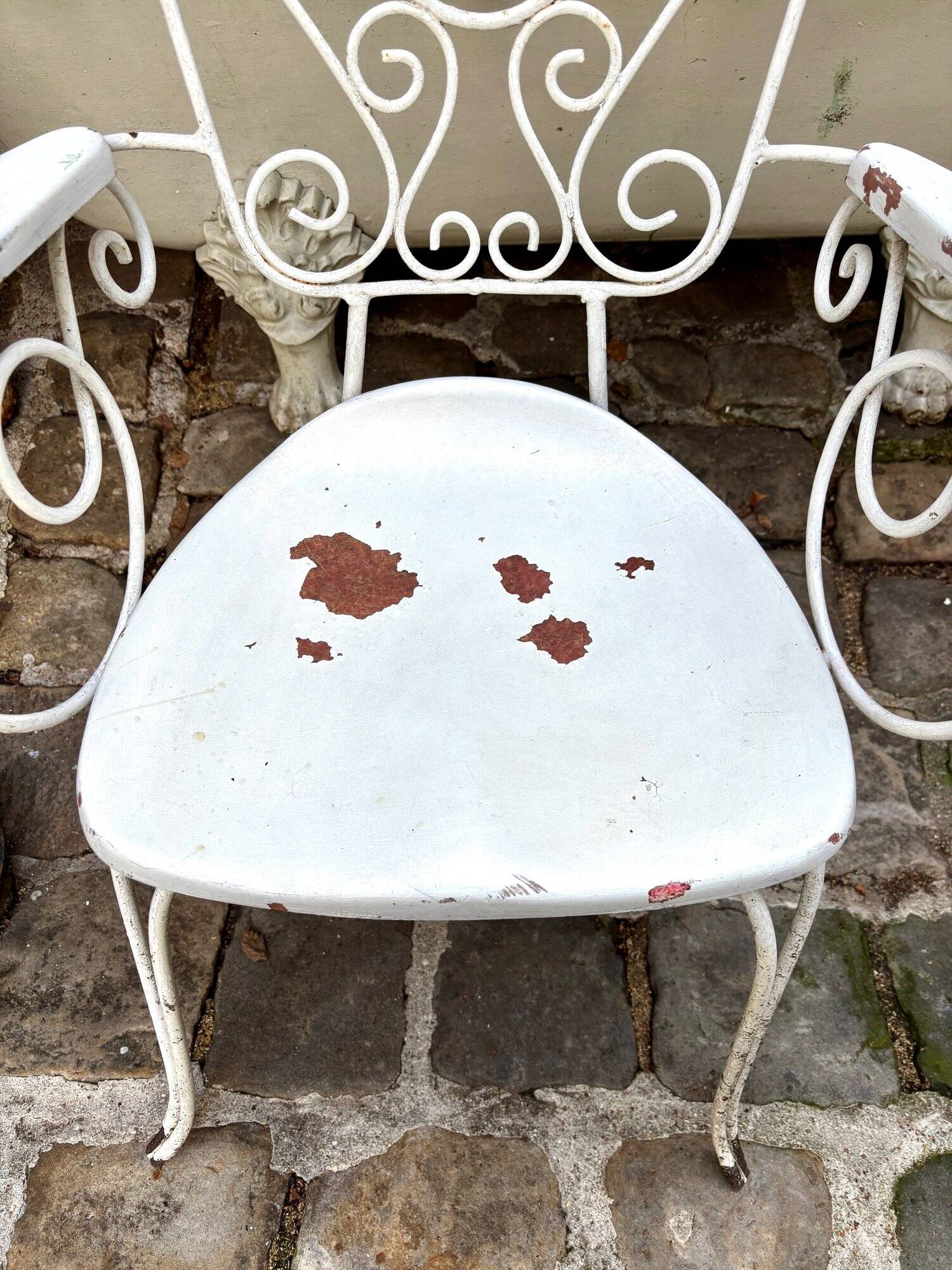 White cast iron garden chair no. 1