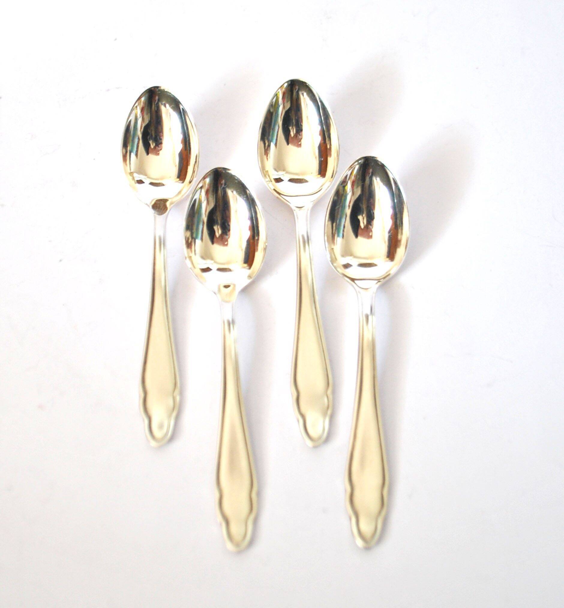 DEETJEN Set of 4 silver-plated metal coffee mocha spoons in modernist design