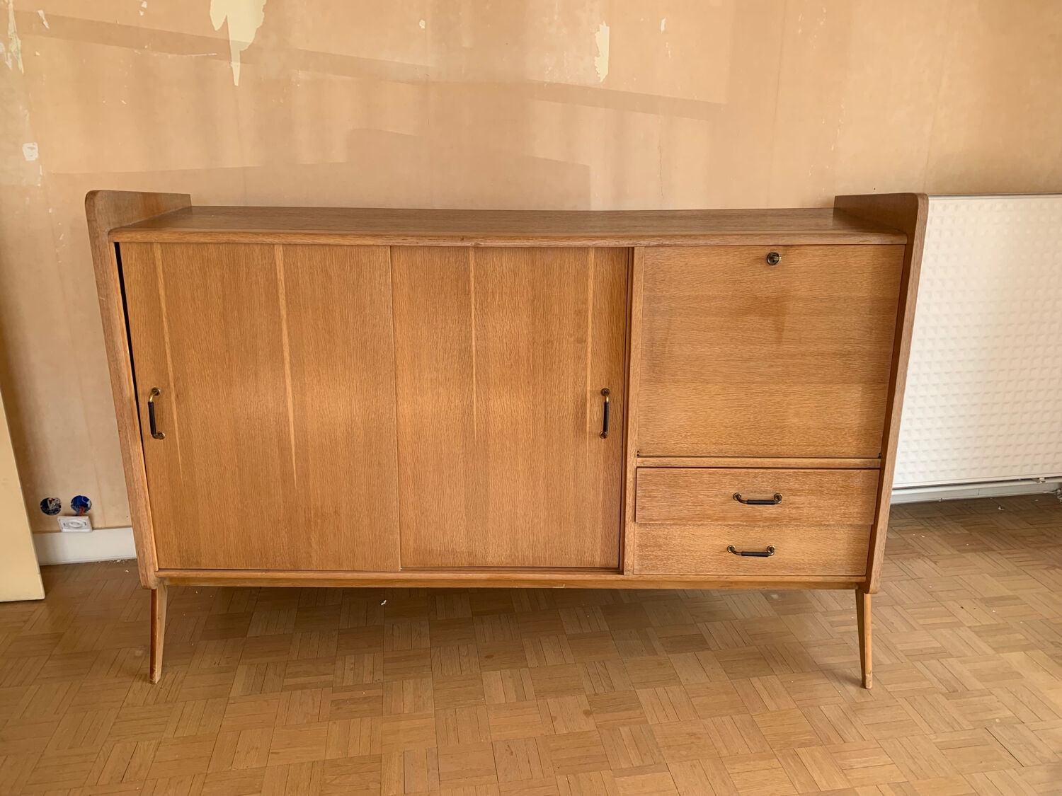 Solid wood sideboard