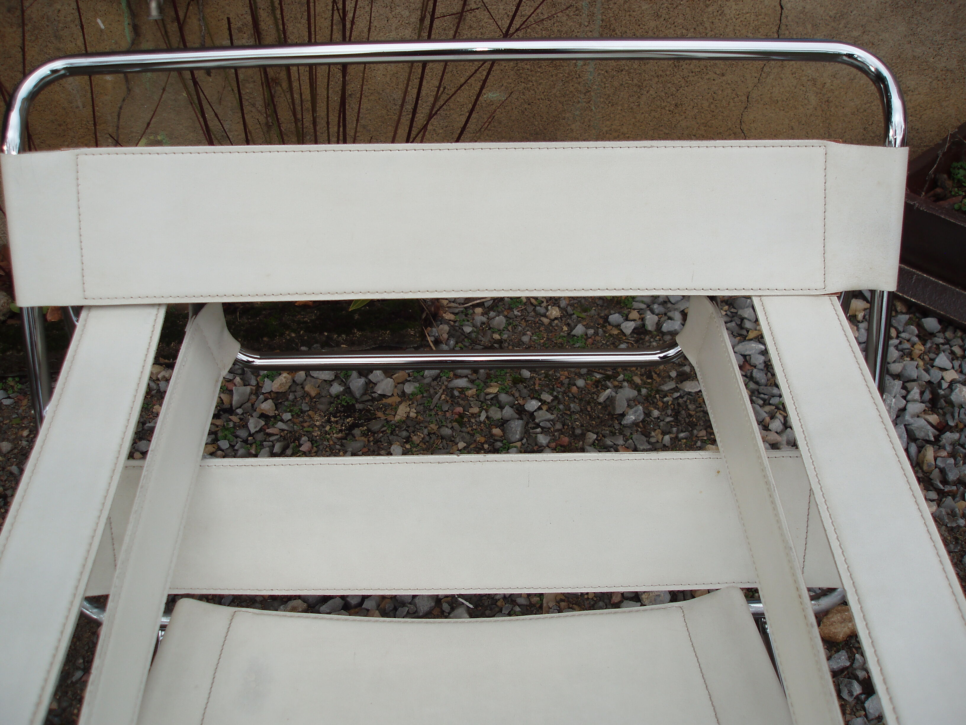 Marcel Breuer's Wassily B 3 armchairs pair in white and chrome leather