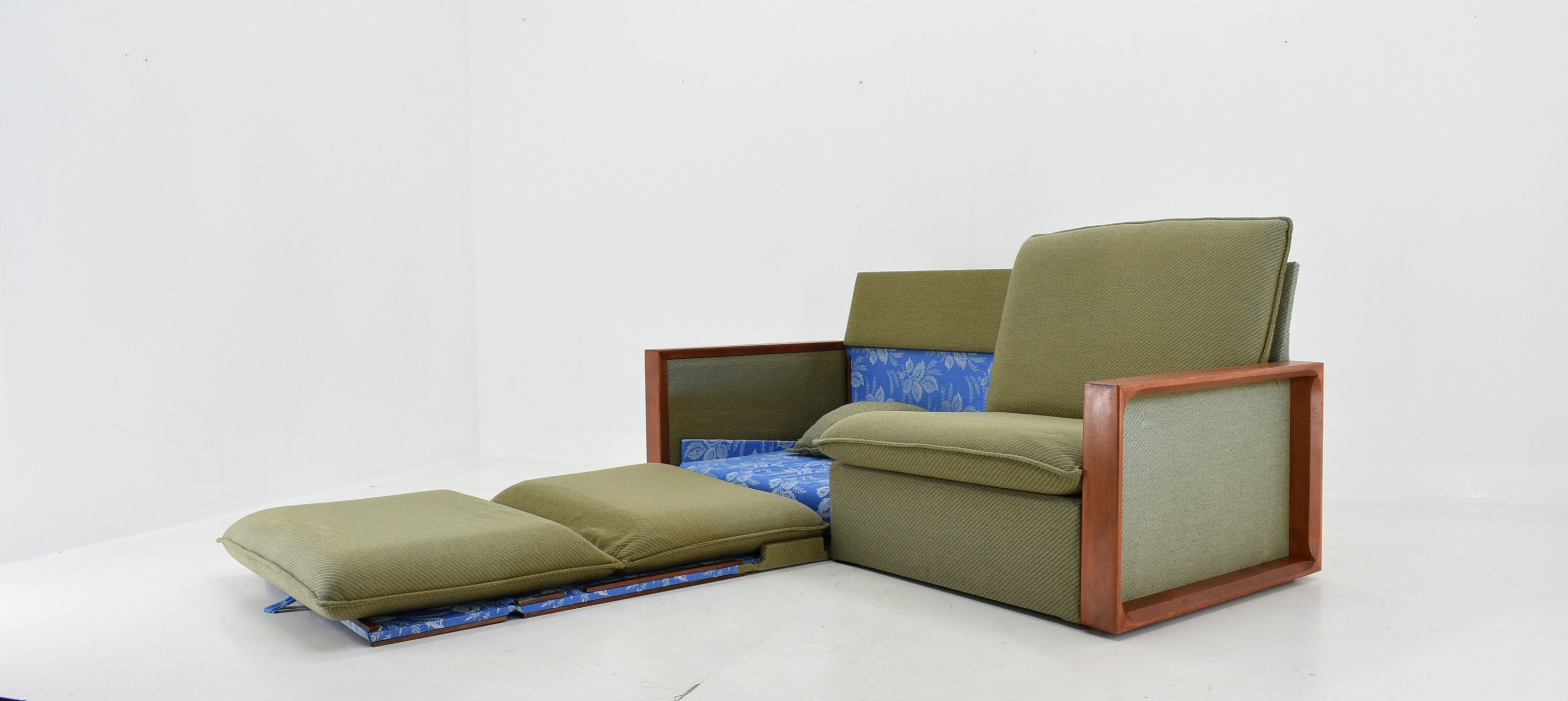 1960s, Miroslav Navratil Convertible Sofa, Czechoslovakia