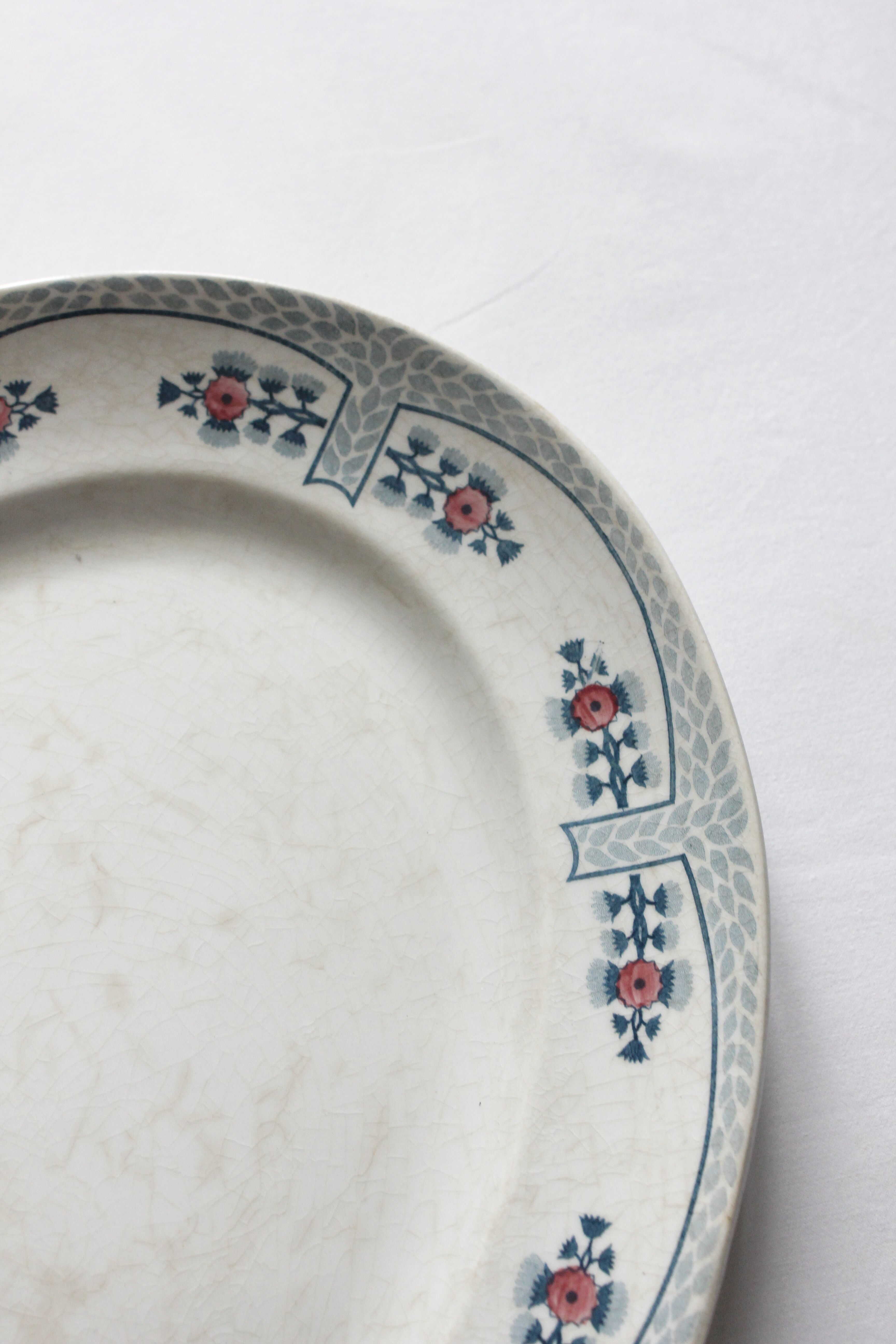 Polychrome ironstone oval dish from Creil & Montereau, "Toledo" model
