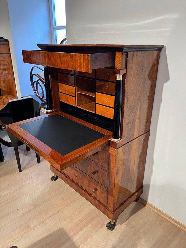 Biedermeier Secretary in Walnut and Maple, 1820