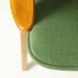 Modern fauteuil chêne clair vert forêt velvet 1962 design by Chierovski milieu de siècle