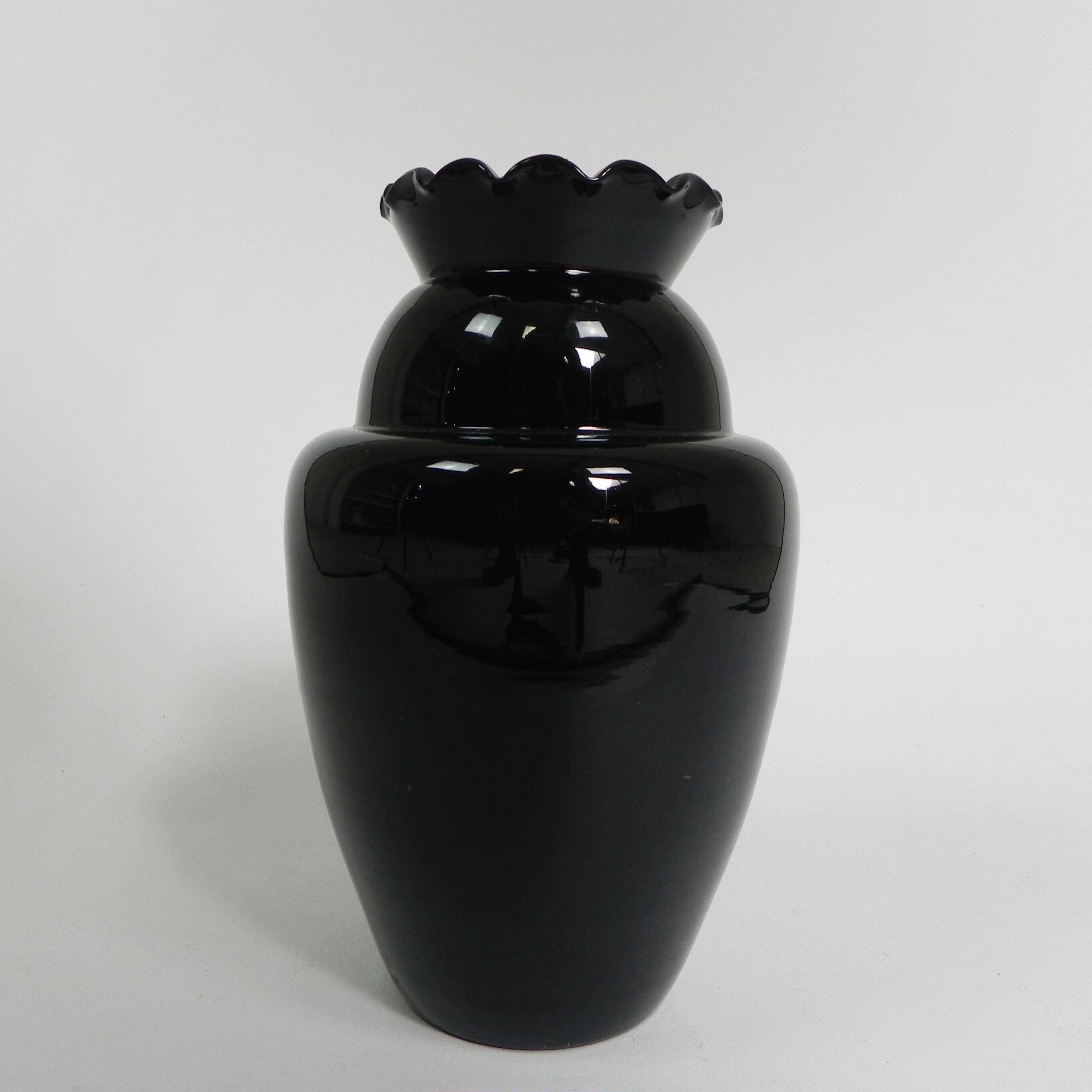 Art Deco vase with ribbed rim, Doyen, Boom, 1930s