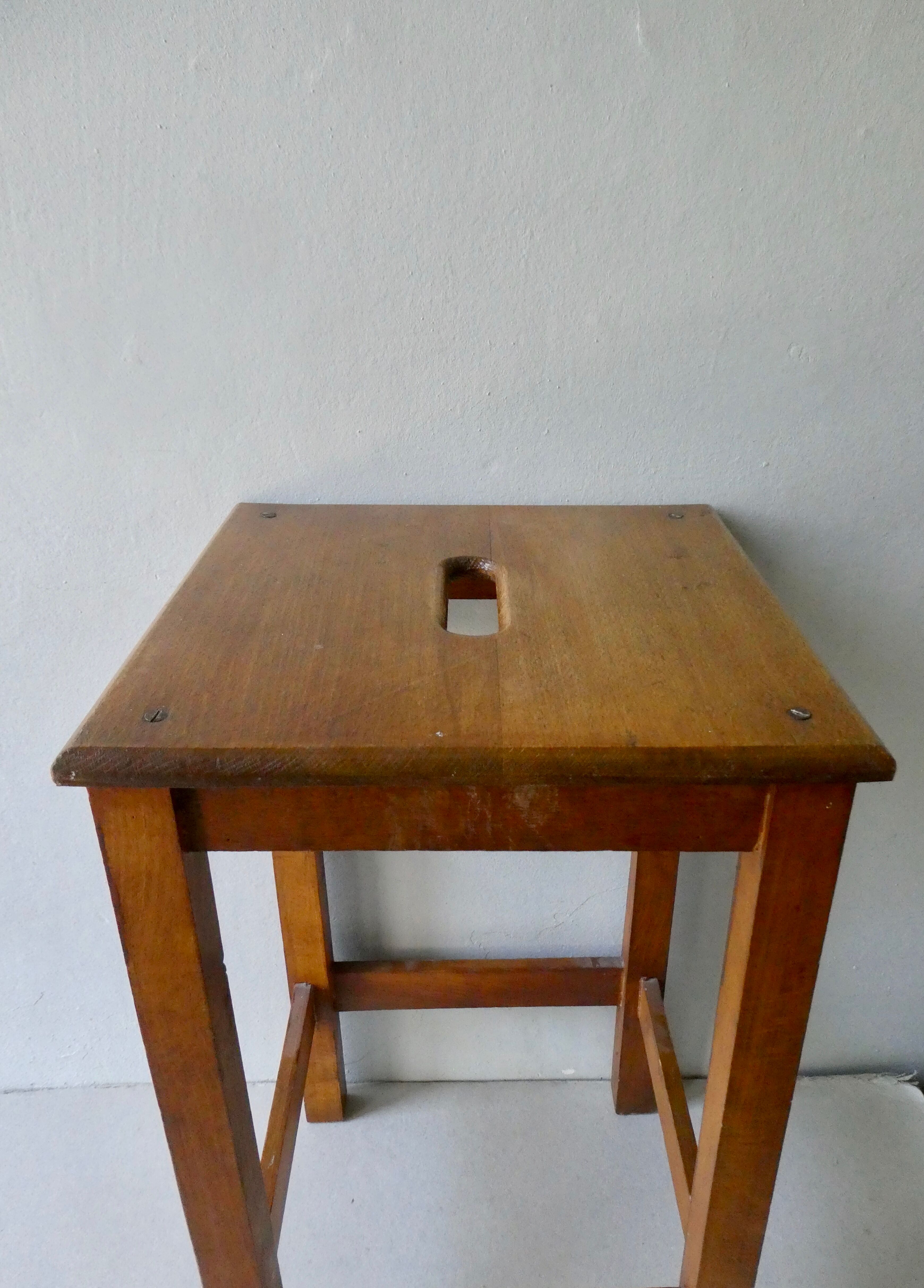 Handle workshop stool, solid wood