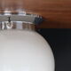 Plafonnier globe en opaline blanche