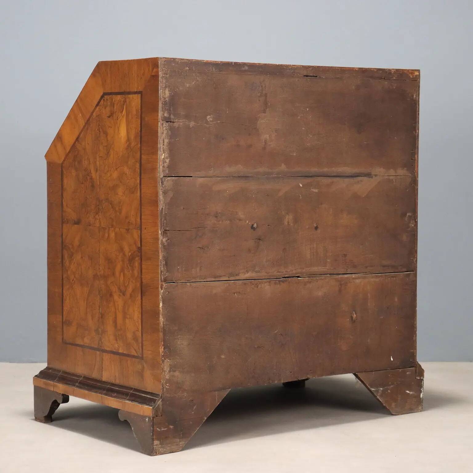 Antique walnut burr drop-leaf cabinet with 8 drawers, Italy, 18th century.