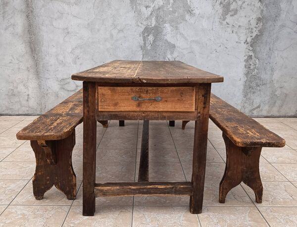 Table de ferme et ses deux bancs en pin massif 19ème