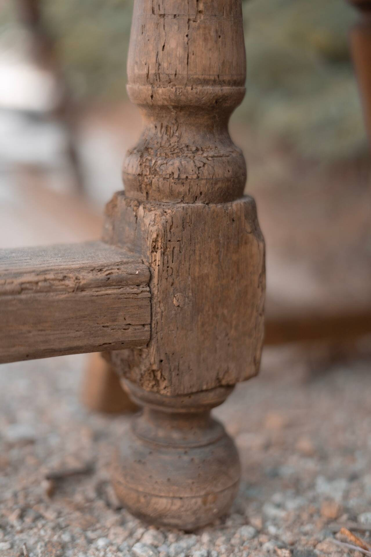 Table and benches set