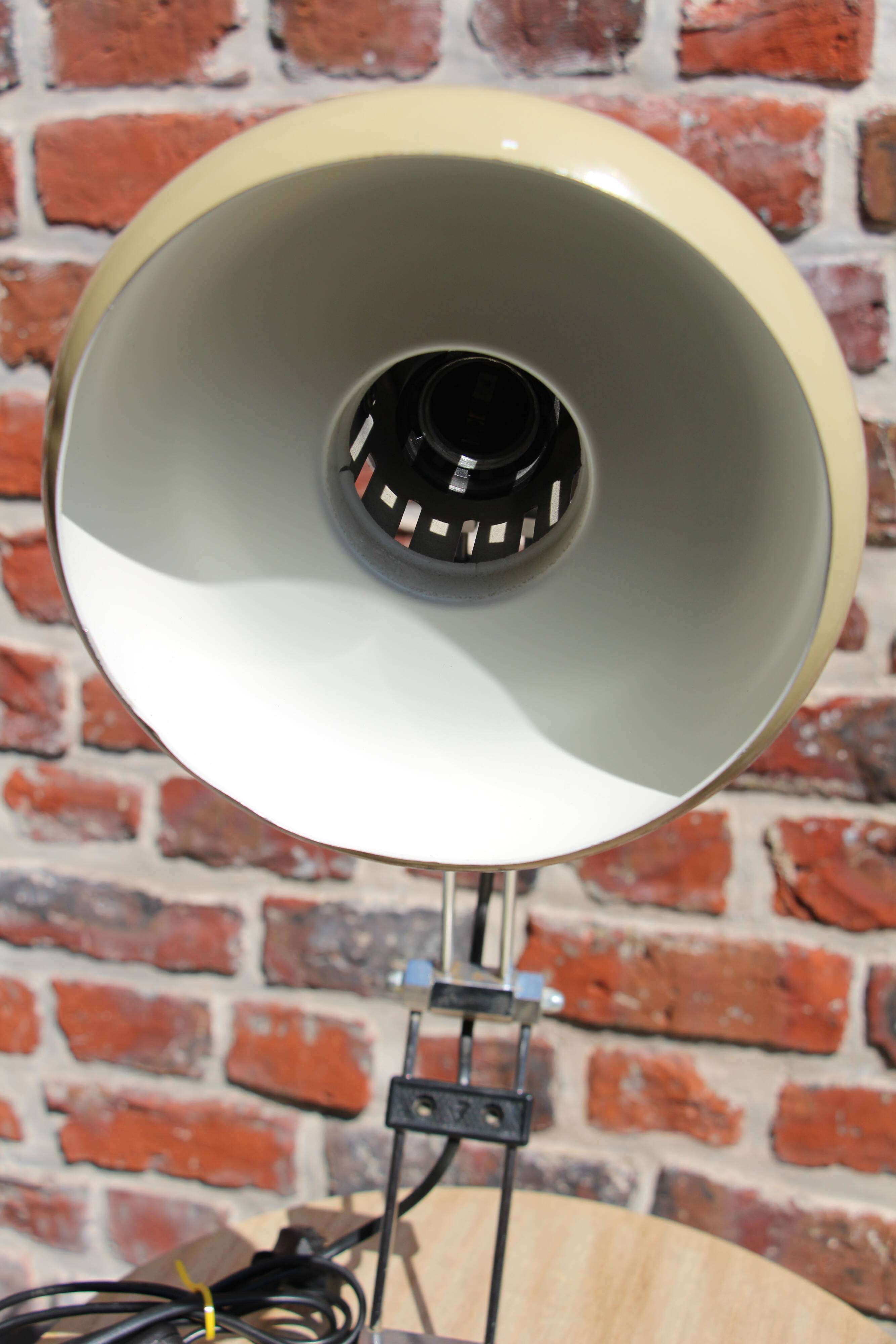 Aluminor 70's ivory articulated desk lamp