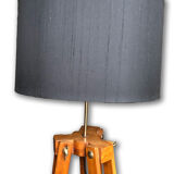 Tripod lamppost