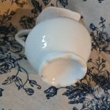 Petit pichet ancien en porcelaine 