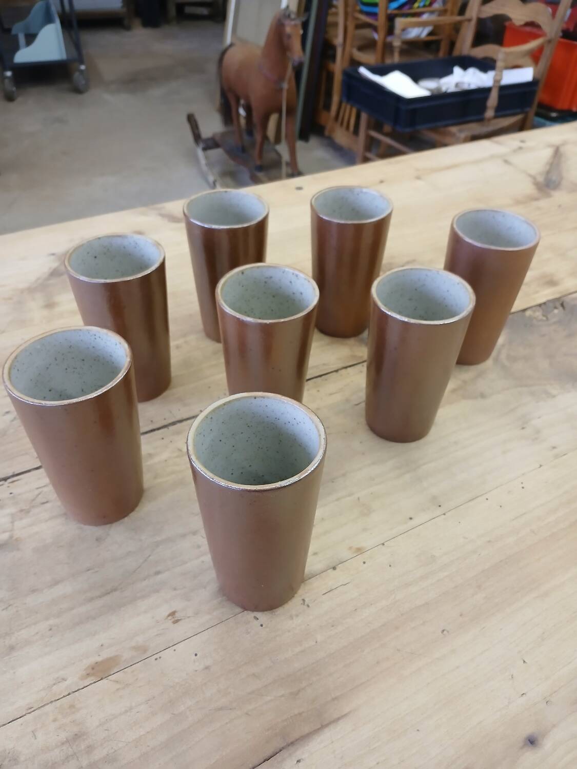 8 glazed stoneware mugs/cups