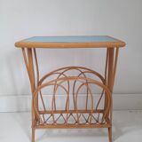Porte-revue, table d'appoint en osier