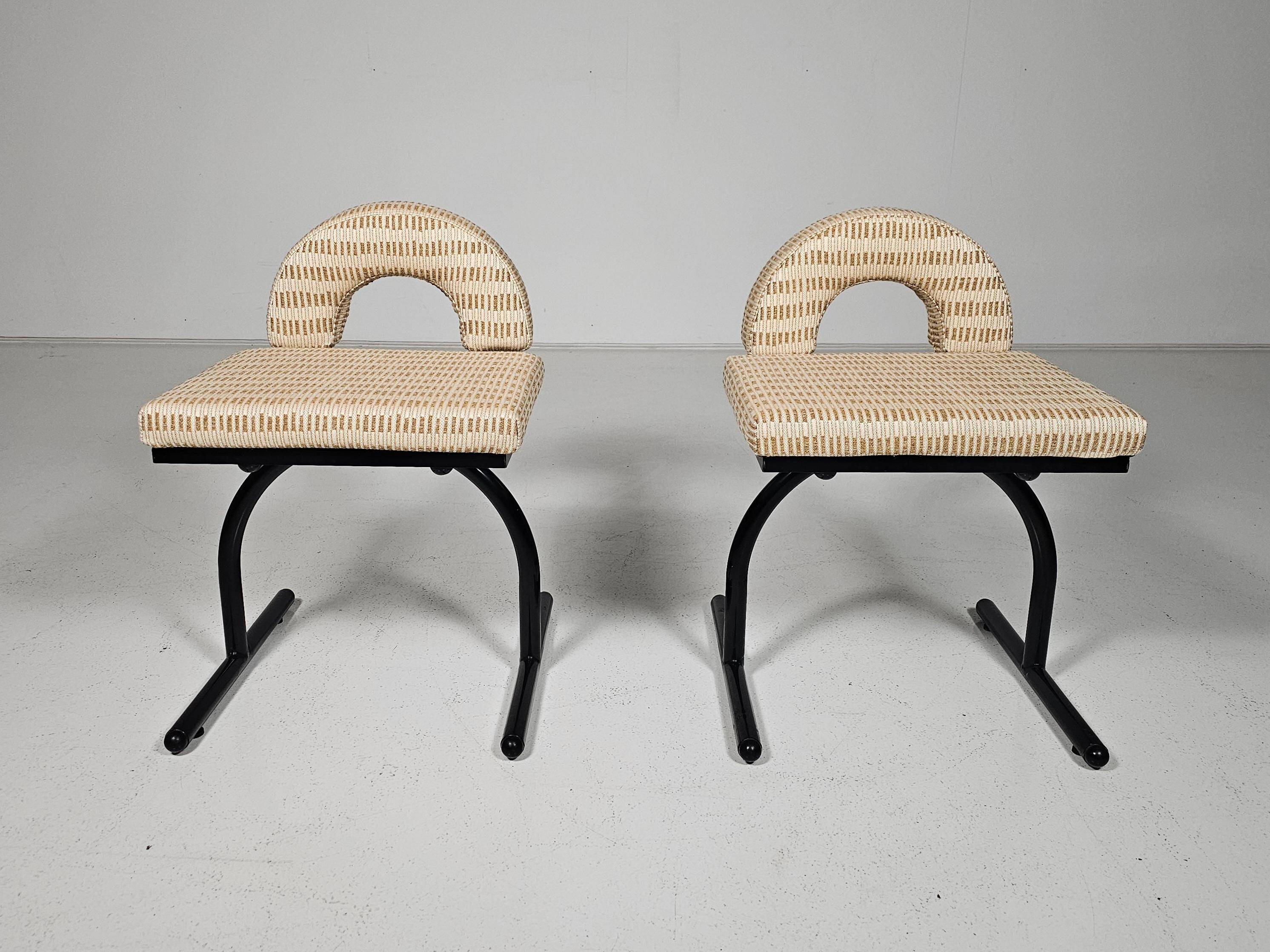 Set of 2 chairs, Italy 1980s.