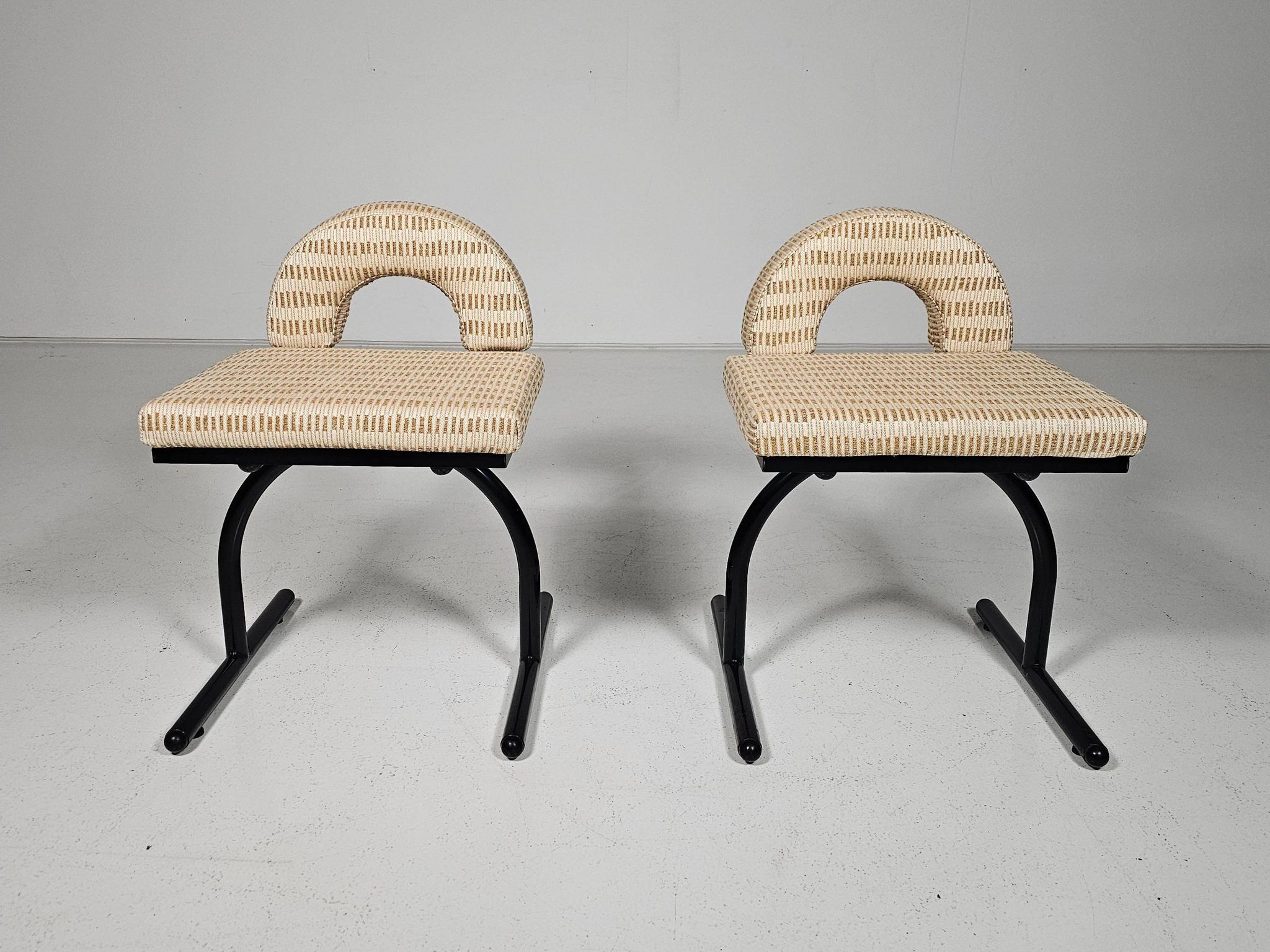 Ensemble de 2 chaises, Italie 1980s