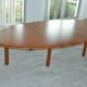 Grande table de conférence