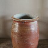 Terracotta pot with rounded handle