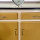 Buffet mado formica jaune moutarde pieds compas vintage