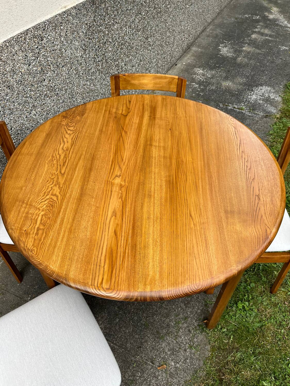 Table and 4 chairs set