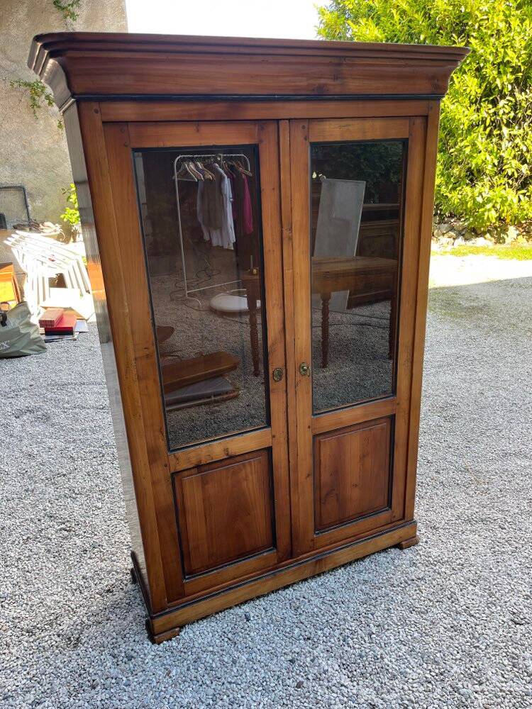 Vitrine en noyer