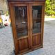 Vitrine en noyer