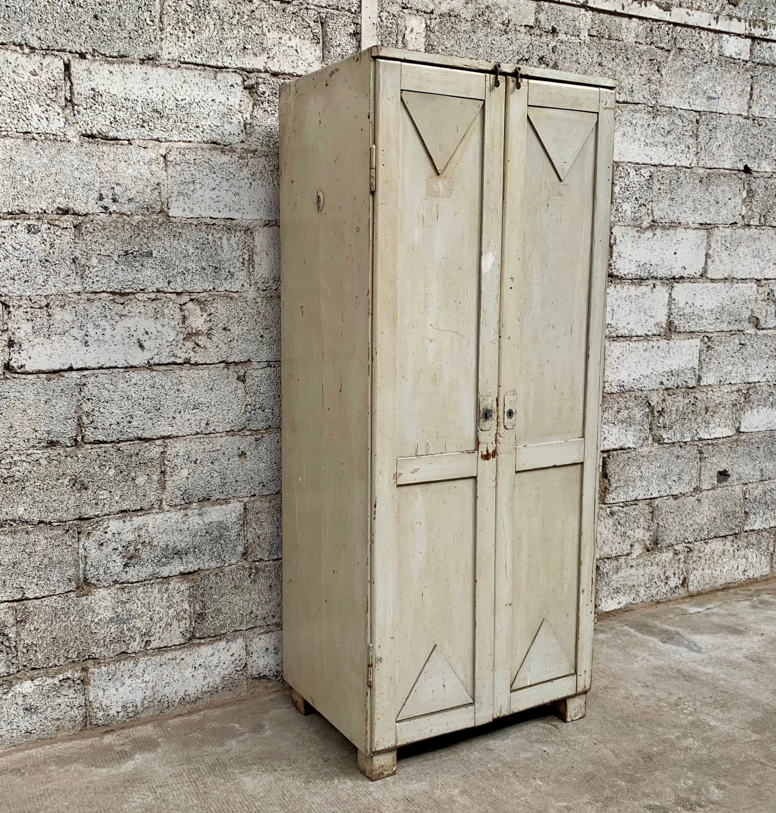 Ancienne vestiaire d'atelier