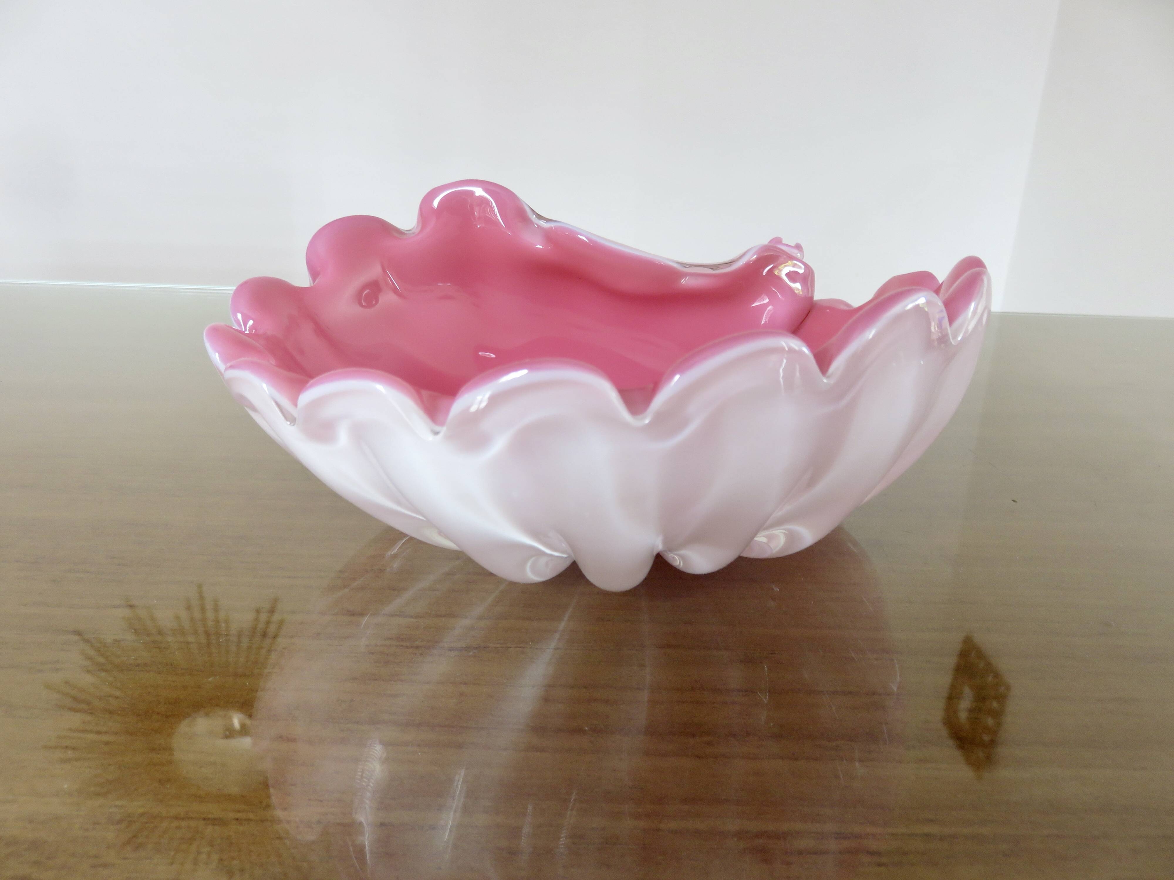 Shell emptier in lattimo glass by Fratelli Toso, Italy, 1959