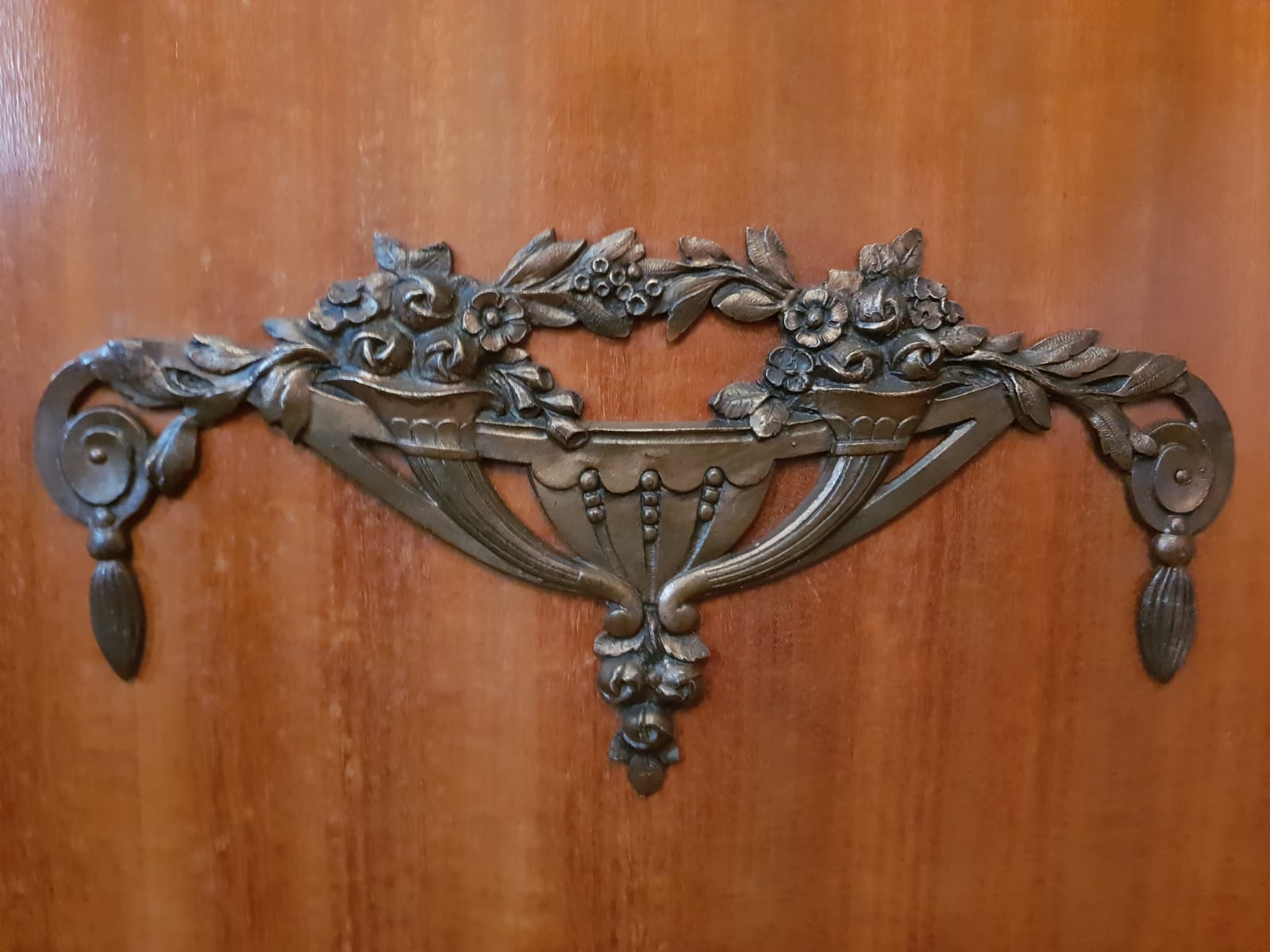 Precious wood art deco vessel