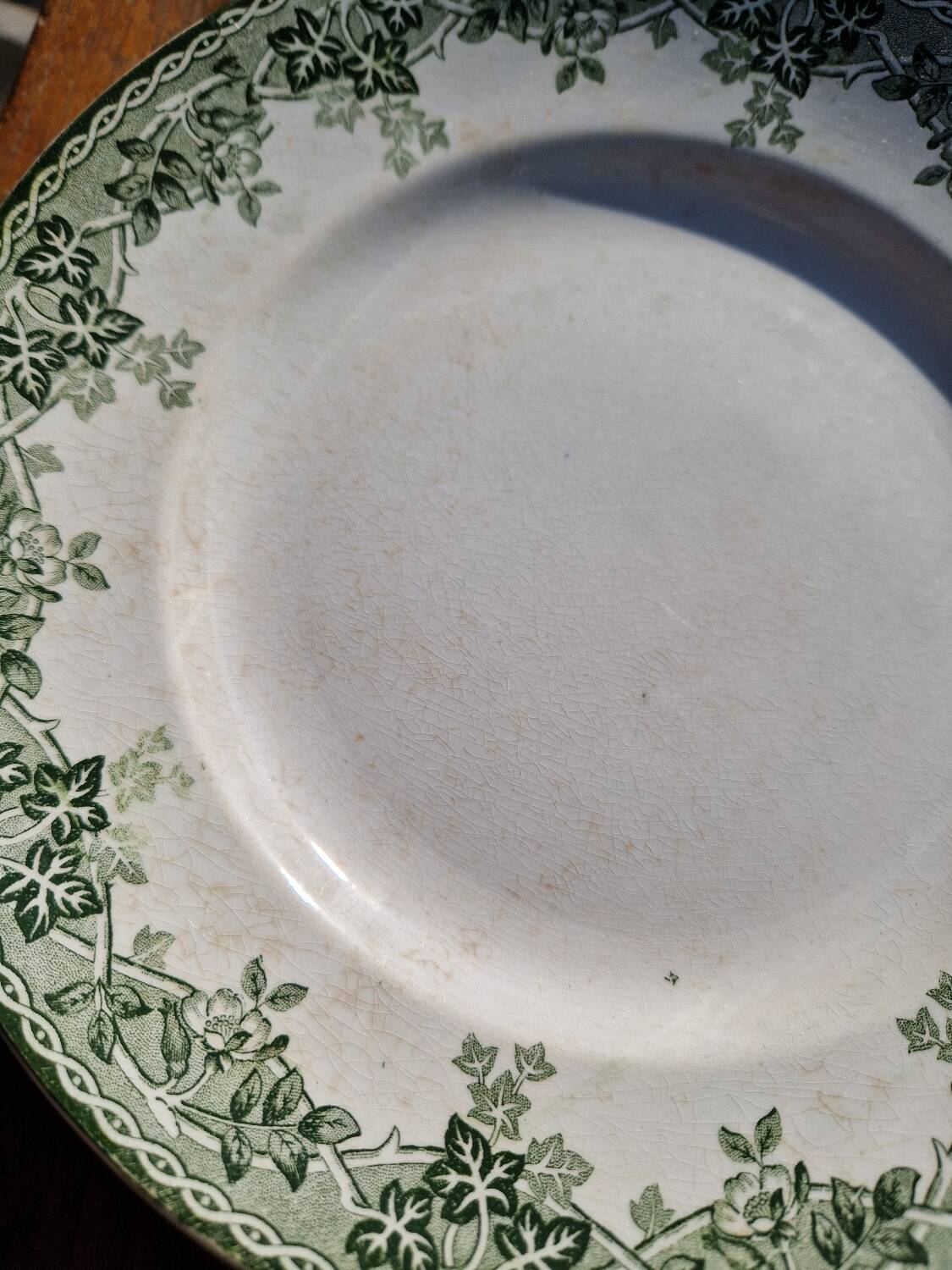 Set of 7 Flat Plates, Summer Model, Terre De Fer, Saint Amand