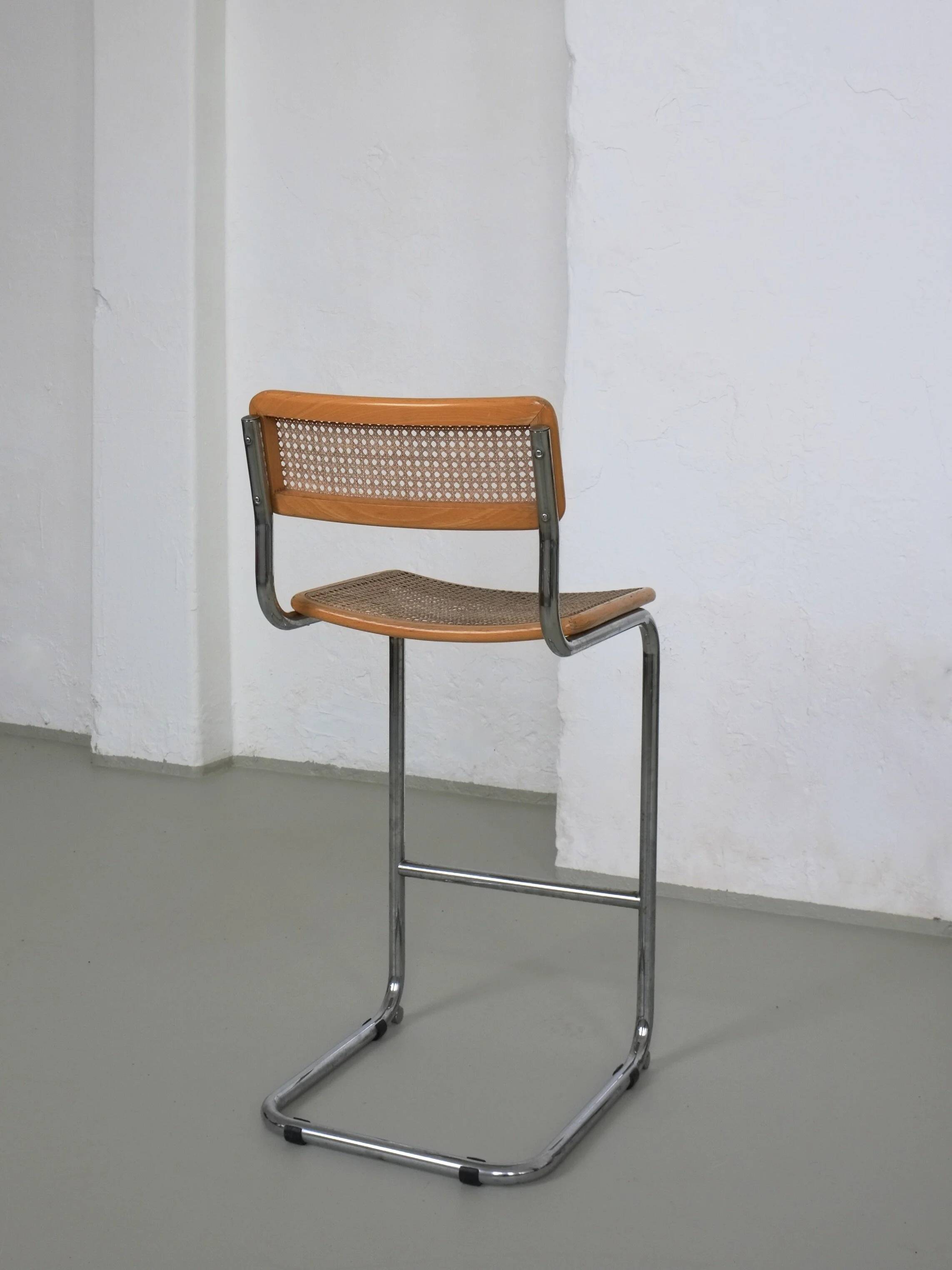 Tabouret de bar à assise tubulaire en rotin, style Marcel Breuer | Italie | Années 1970