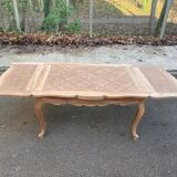 Louis XV extendable dining table, renovated, walnut, 250cm, 18th century.