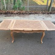 Louis XV extendable dining table, renovated, walnut, 250cm, 18th century.