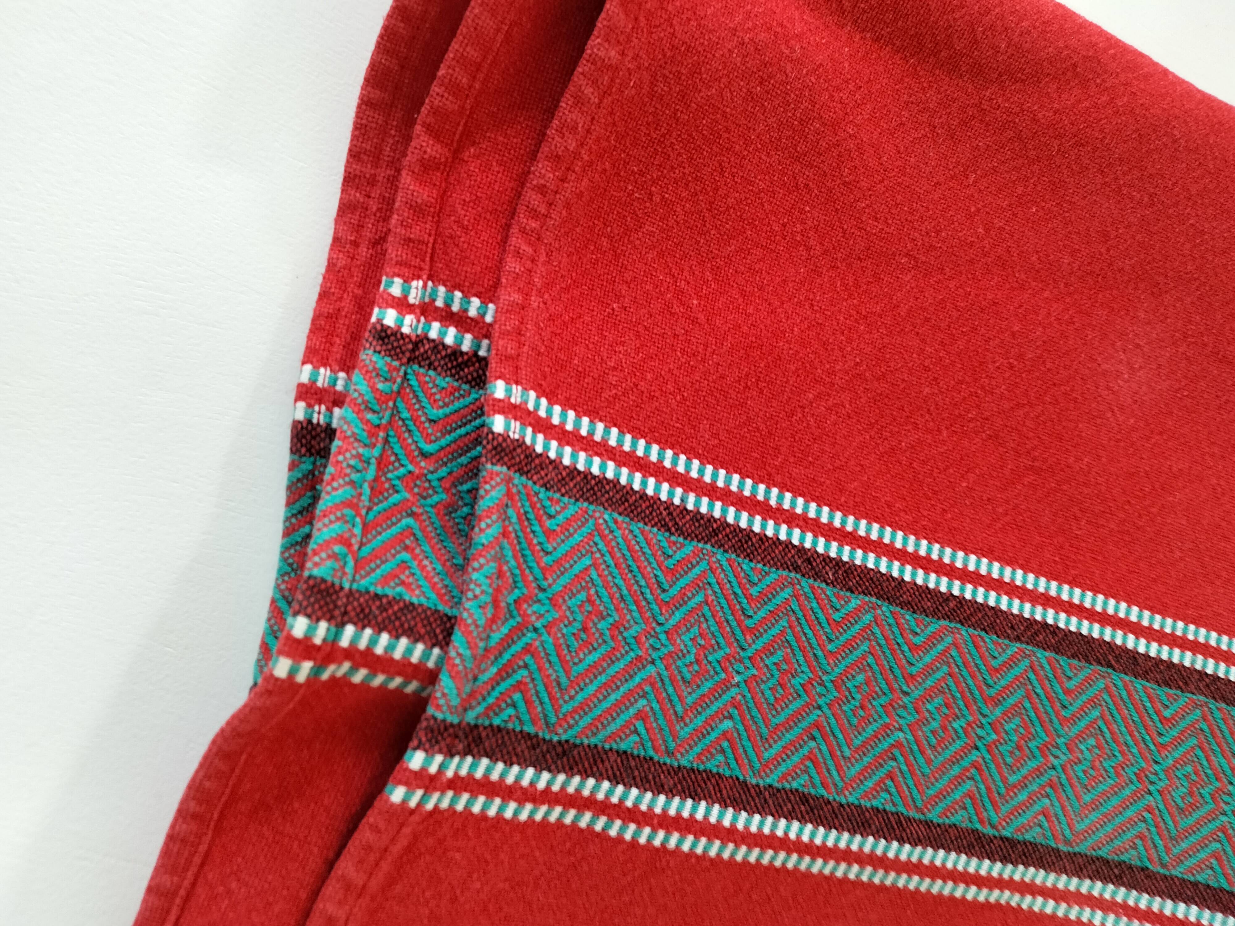 Vintage Basque set: square tablecloth & 7 napkins, 1960s