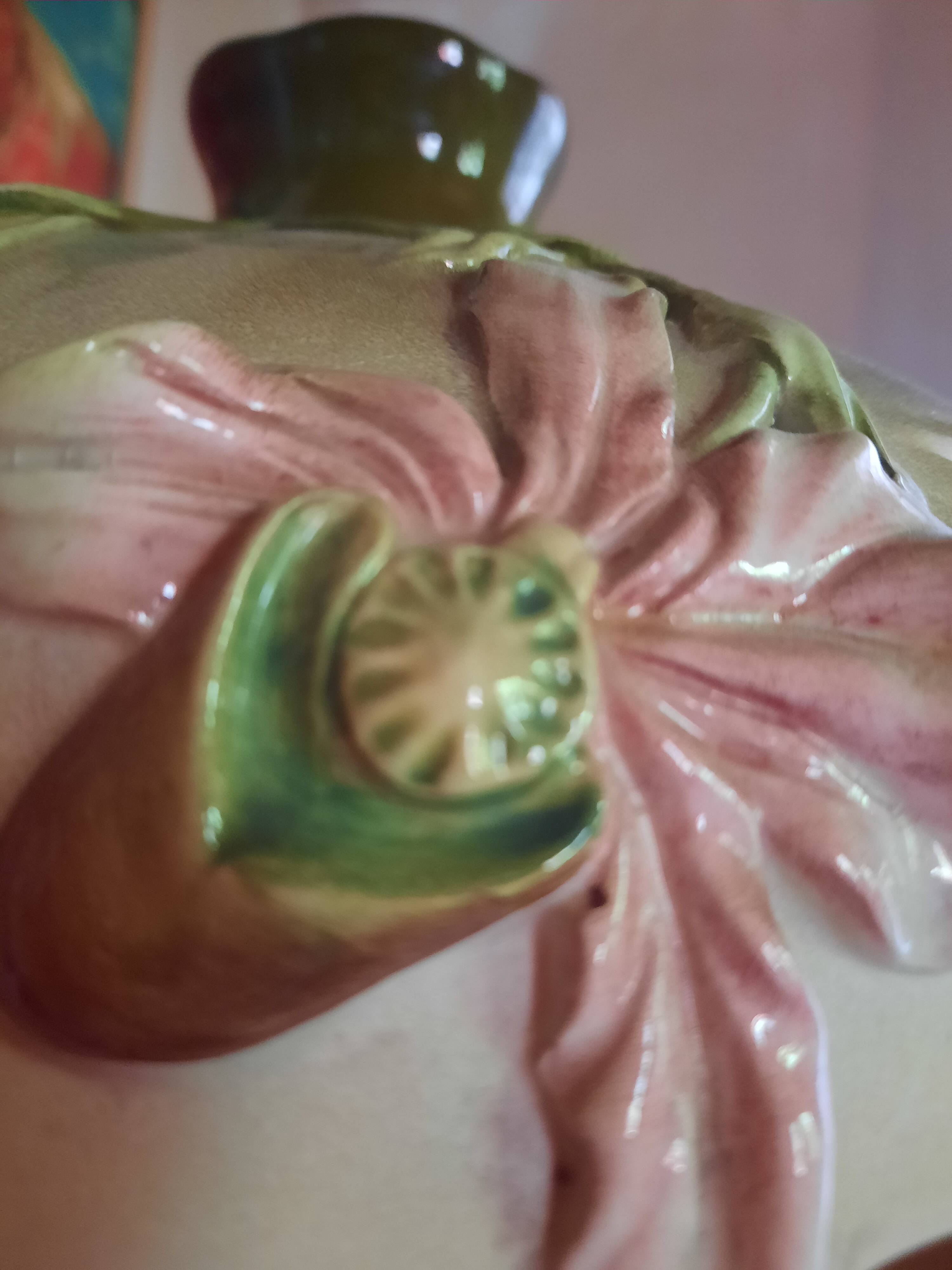 Orchid-patterned earthenware table lamp