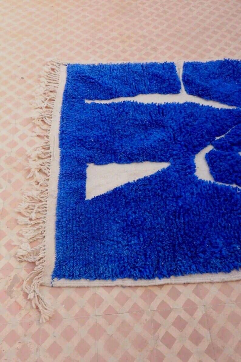 Handmade traditional artisan rug 150/250 cm