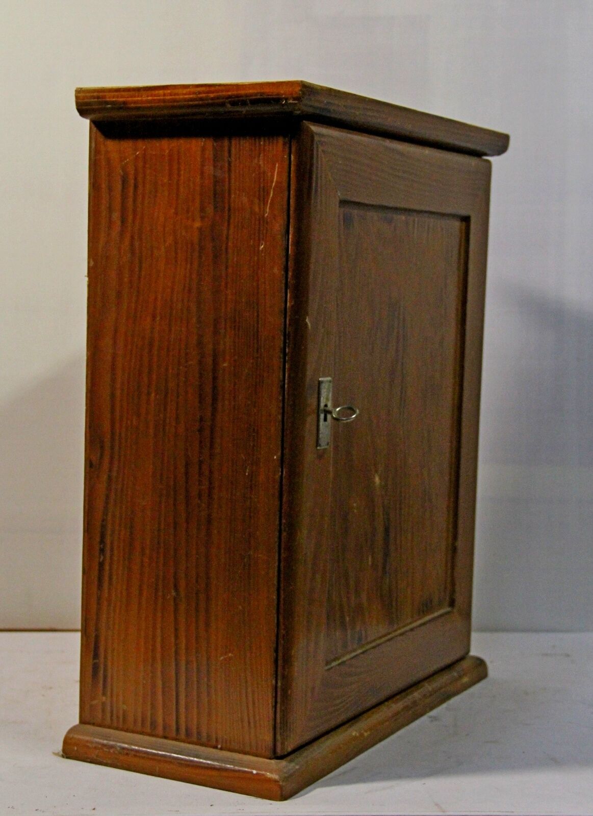 Fir pharmacy cabinet