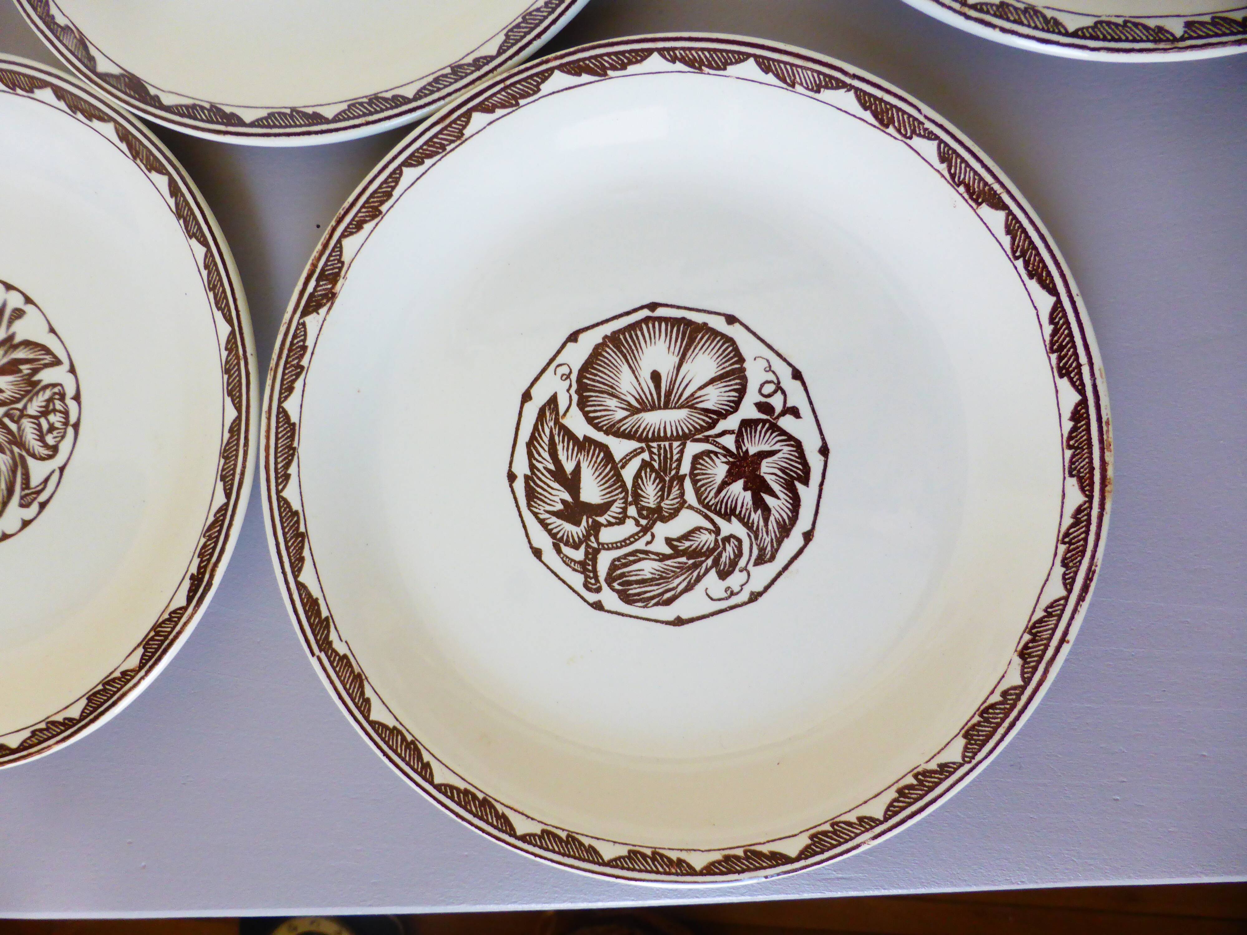 4 vintage dessert plates of Sarreguemines Argonne model in porcelain 210702