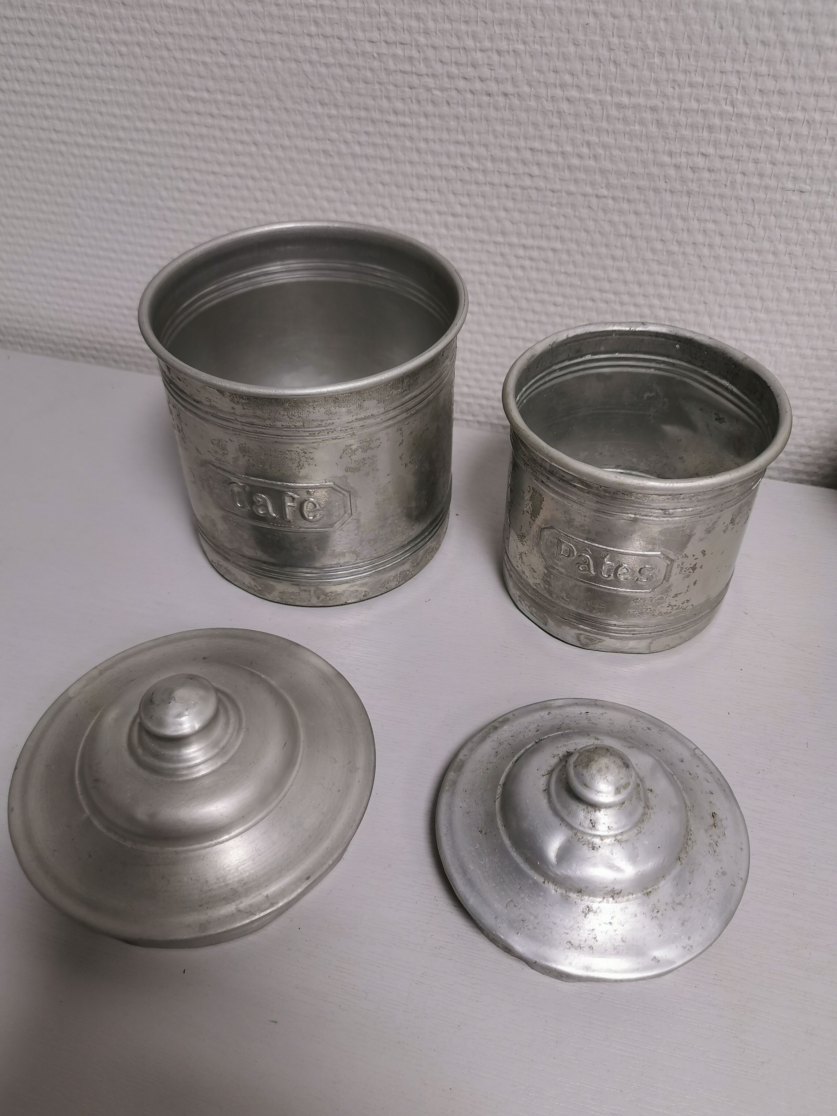 Série d'anciens pot à épices