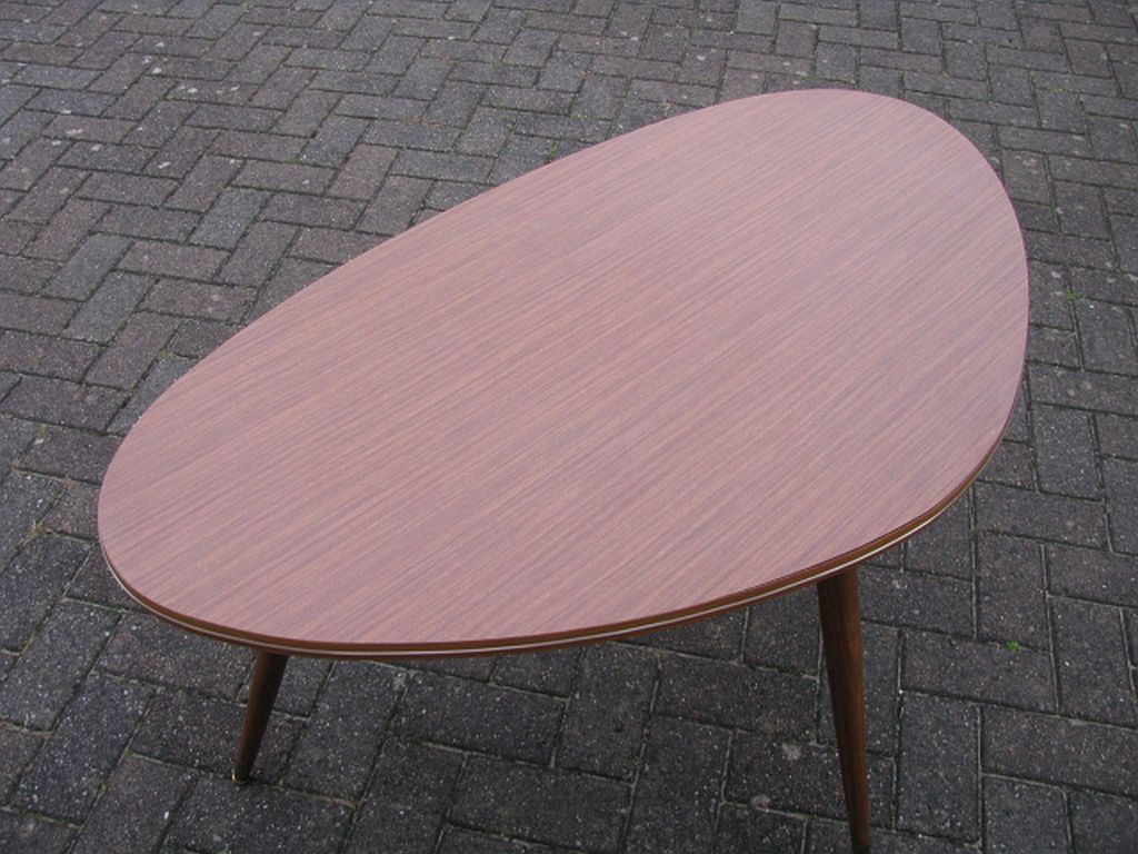 Table triangulaire en forme de rein de 1950/60