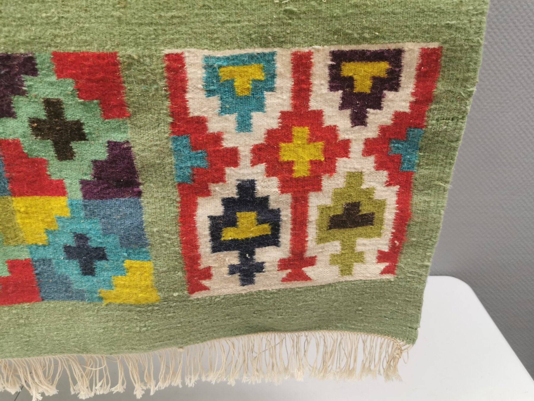 Wall hung wool rug in many colors (Can easily be made into a floor rug)