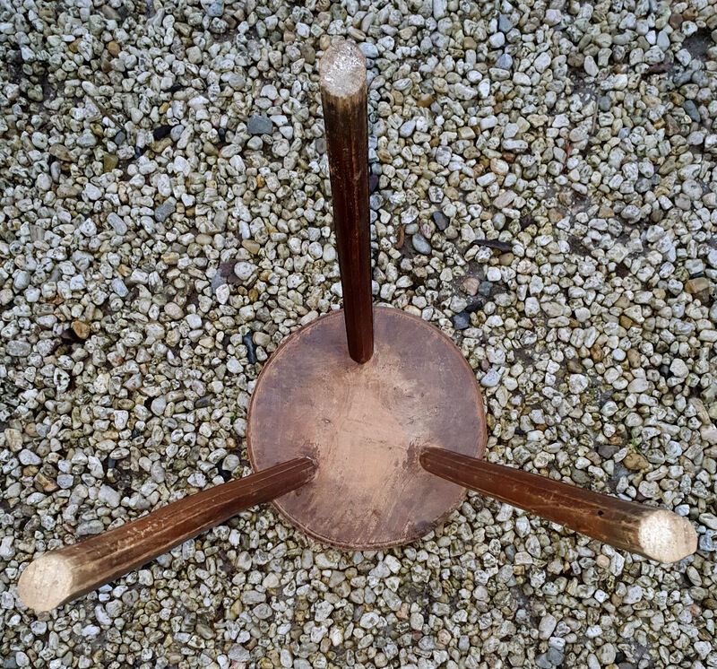 Tripod stool top all wood