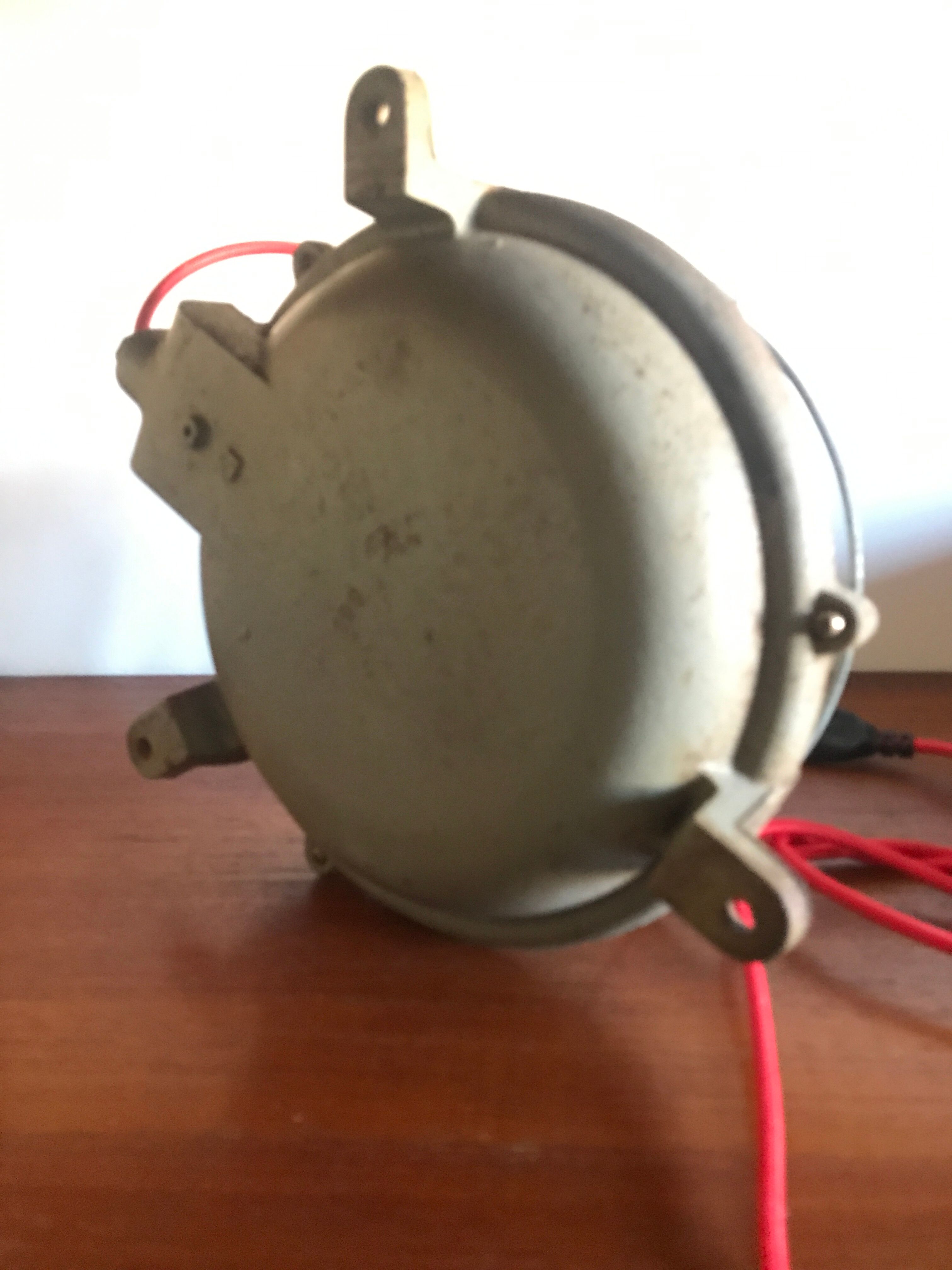 Mapelec cast iron porthole lamp