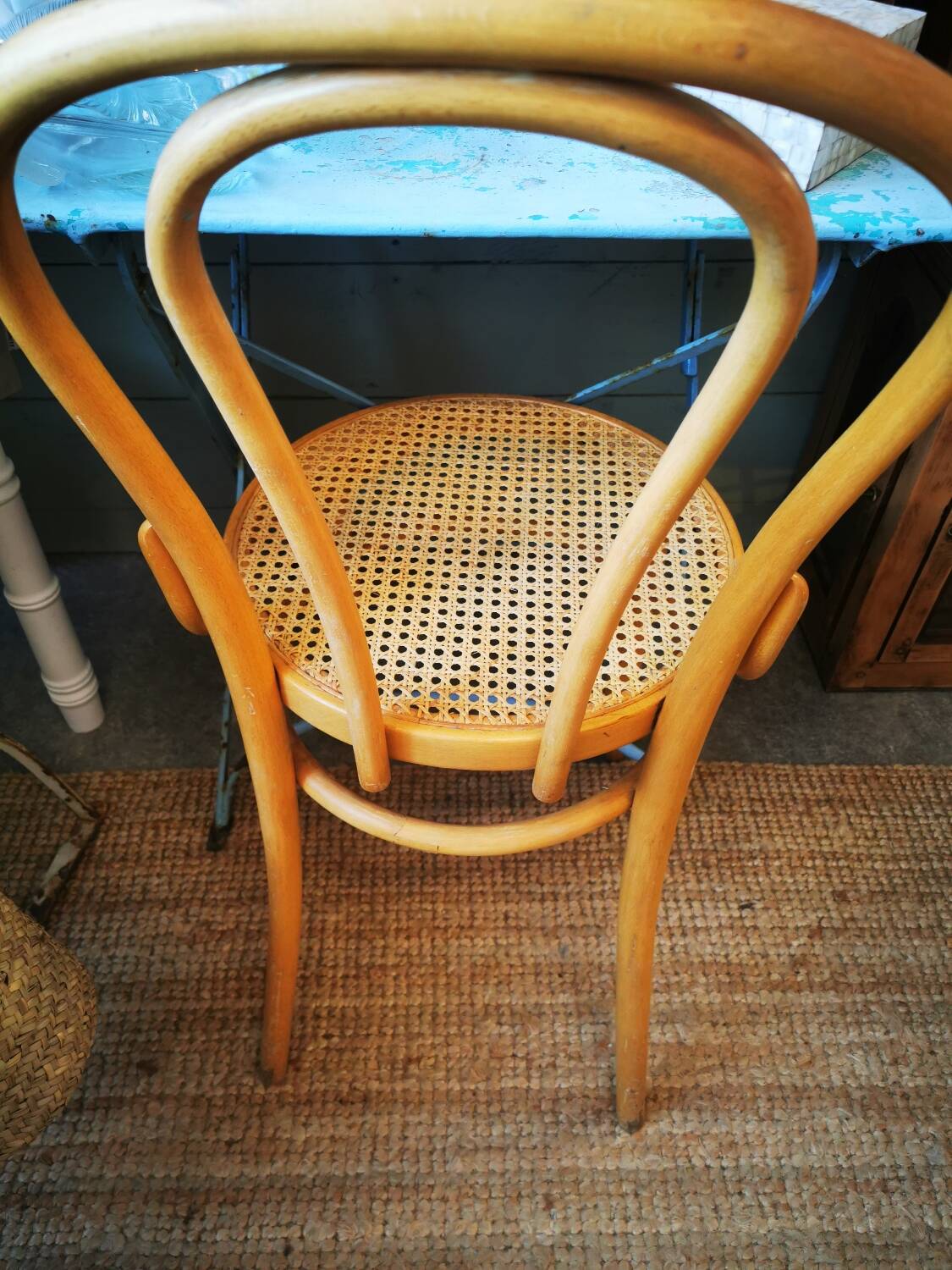 Lot trois chaise bistrot vintage miel de roseau cannage