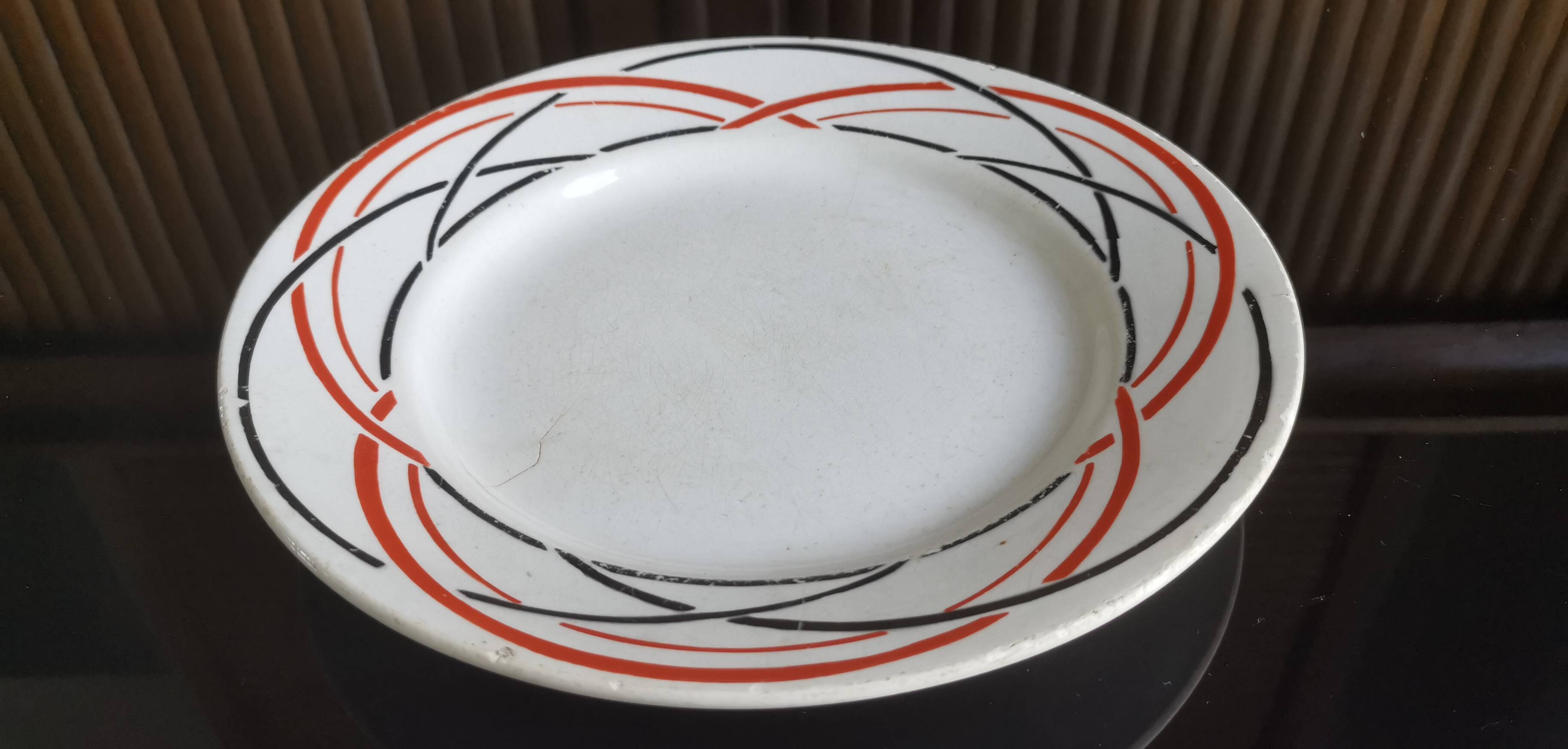 Old plate with geometric pattern Lunéville France